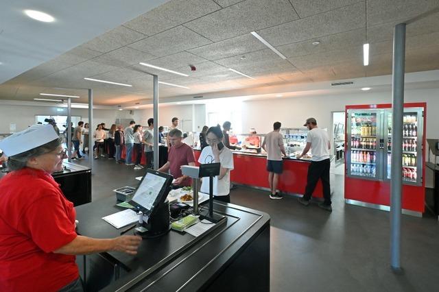 Mensa an der Technischen Fakultät in Freiburg ist für 10,3 Millionen Euro saniert worden