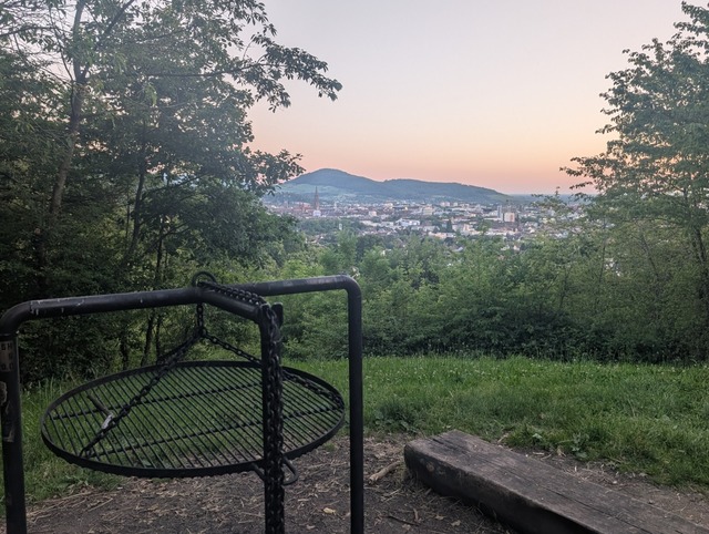 Grillplatz oberhalb der Eichhalde, Freiburg-Herdern | Foto: Silke Kohlmann Grillplatz oberhalb der Eichhalde, Freiburg-Herdern | Foto: Silke Kohlmann