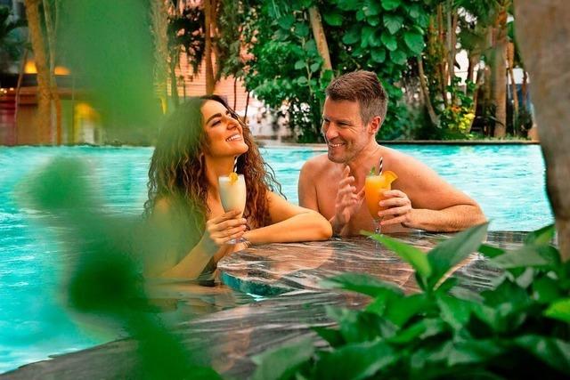 Urlaubsfeeling mit Live-Musik unter Palmen im Badeparadies