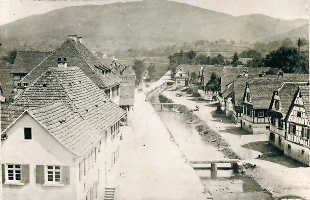 <BZ-FotoAnlauf>Fachwerkdorf</BZ-FotoAn...zu Recht als Fachwerkdorf bezeichnete.  | Foto: Repro: Ekkehard Klem