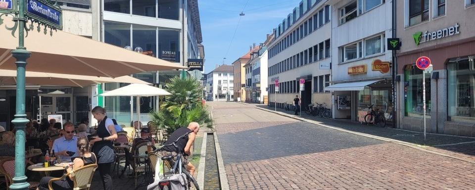 Unbekannte brechen in Freiburger Juweliergeschft ein