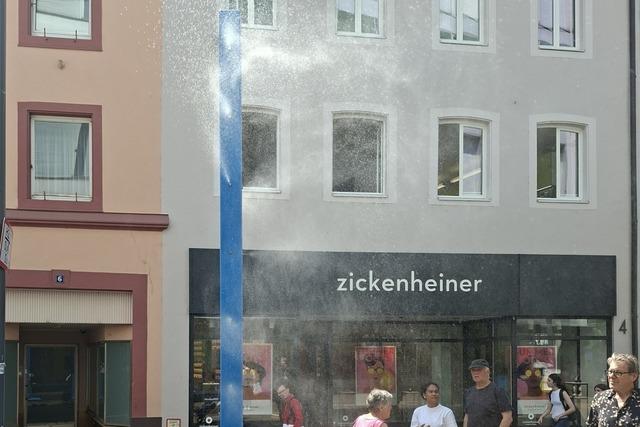 In der Lörracher Fußgängerzone bieten nun zwei Nebelduschen Abkühlung