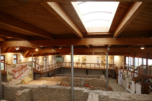 An der Römervilla in Grenzach startet ein besonderer Ausstellungstag der VHS. | Foto: Sebastian Kurtenacker An der Römervilla in Grenzach startet ein besonderer Ausstellungstag der VHS. | Foto: Sebastian Kurtenacker