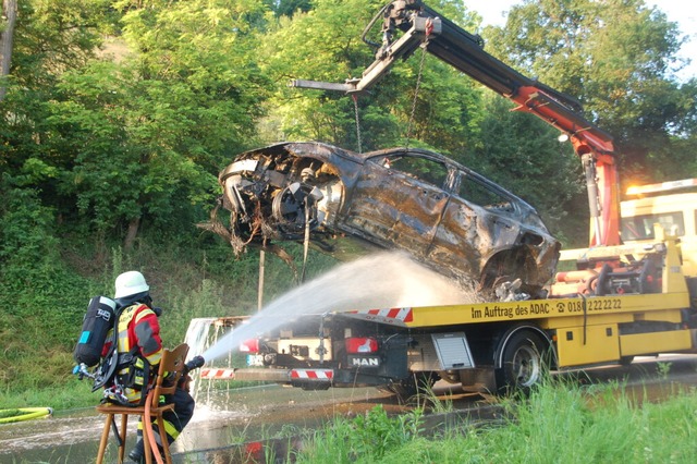Die Feuerwehr beim zweiten Löscheinsatz in Eichsel. | Foto: Petra Wunderle Die Feuerwehr beim zweiten Löscheinsatz in Eichsel. | Foto: Petra Wunderle