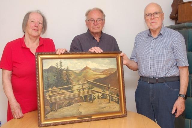 Der Heimatpflegeverein Reichenbach übergibt ein restauriertes Gemälde an "Lindenwirtin" Edith Bauer