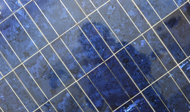 Solarmodule helfen dabei, das Klima zu...en sie jetzt an einem Zaun angebracht. | Foto: Ingo Schneider Solarmodule helfen dabei, das Klima zu...en sie jetzt an einem Zaun angebracht. | Foto: Ingo Schneider
