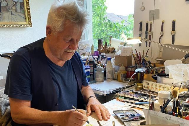Dieser 76-jhrige Freiburger verwandelt alte Bcher in Kunstwerke