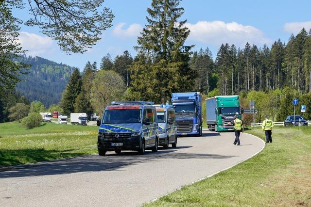 Was sollen die Lkw-Kontrollen auf der B31 im Hochschwarzwald?