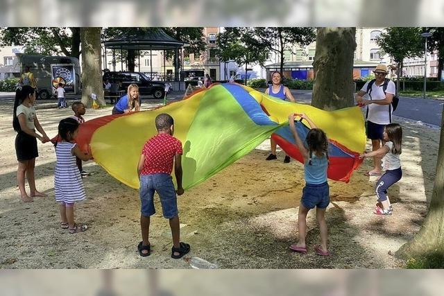 Ab dem 15.Juni verwandelt sich die Claramatte in Basel jeden Sonntag von 15 bis 17 Uhr in einen buten Bewegungsraum fr Kinder zwischen zwei und acht Jahren.