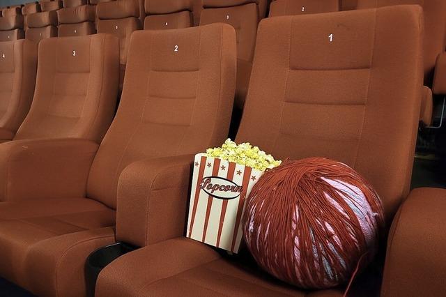 Am Weltstricktag kann im Forum Kino in Lahr gestrickt und gehkelt werden