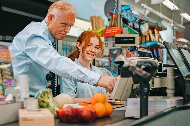 Auch im Einzelhandel sind aktuell noch Ausbildungspltze frei.  | Foto: Jacob Lund (stock.adobe.com)