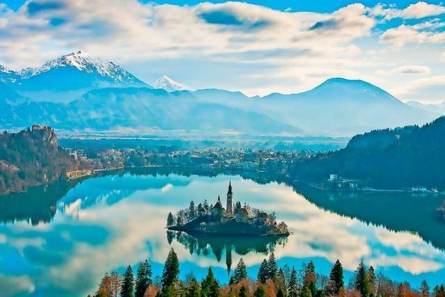 Reisen Sie durch eine atemberaubende Natur- und Kulturlandschaft