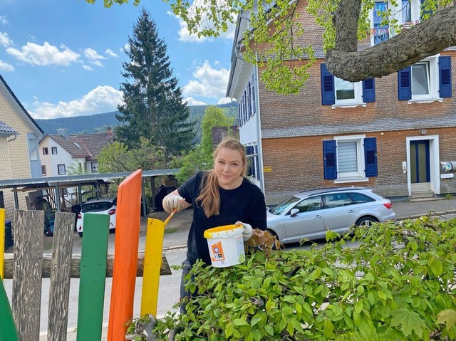 Gemeinsam wurde viel Farbe in den tristen Schulhof gebracht.  | Foto: Hansjakobschule