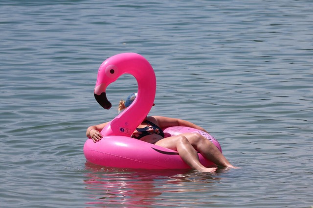 Sommerliches Badewetter wird im Südwesten erwartet. | Foto: Karl-Josef Hildenbrand (dpa) Sommerliches Badewetter wird im Südwesten erwartet. | Foto: Karl-Josef Hildenbrand (dpa)