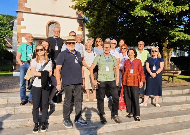 Aktive von Bürgerstiftungen aus Grenza... der evangelischen Kirche in Grenzach. | Foto: Ulrich Landthaler Aktive von Bürgerstiftungen aus Grenza... der evangelischen Kirche in Grenzach. | Foto: Ulrich Landthaler
