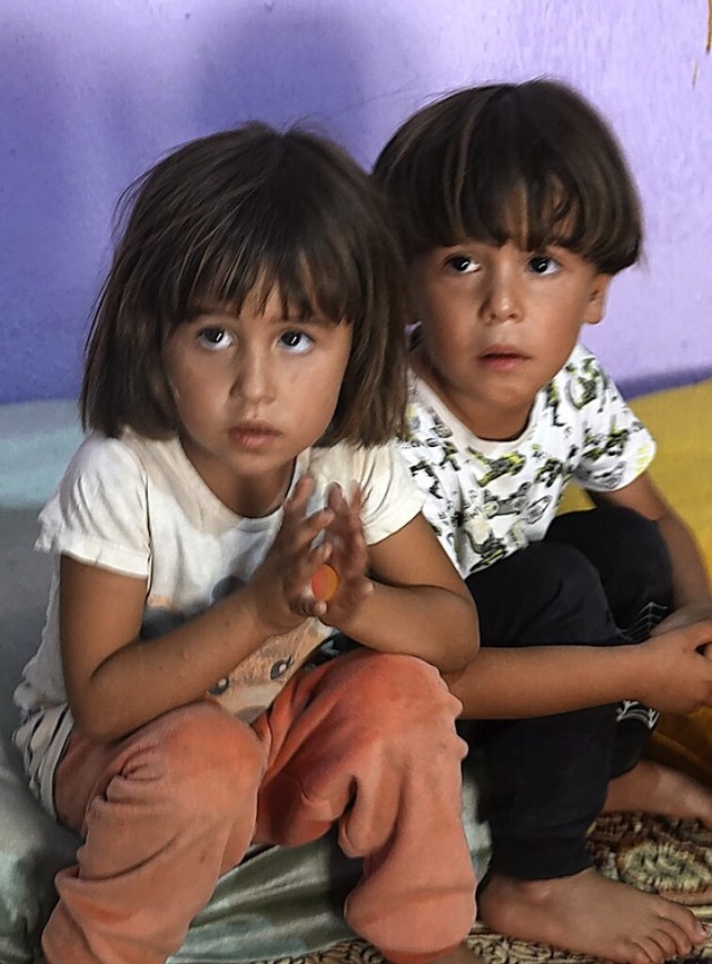 Zwei Kinder im Dorf von und fr Frauen und ihrer Kinder  | Foto: Eckhard Weissenberger