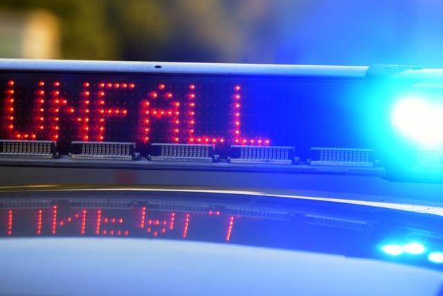 Biker bei Zusammensto mit Auto und Motorrad nahe Achern schwer verletzt