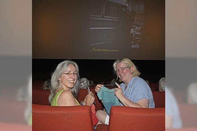 Stricken und Kinoerlebnis: Am Weltstricktag war im Lahrer Forum-Kino beides geboten