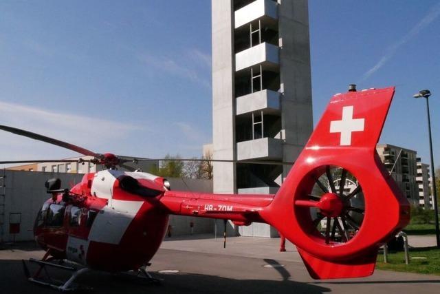 Rega-Helikopter nutzen neuen Landeplatz in Rheinfelden