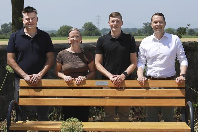 Neue Sitzbank fr den Friedhof Allmannsweier