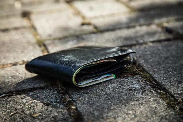 Zahlungskarte weg? So handeln Sie im Urlaub richtig