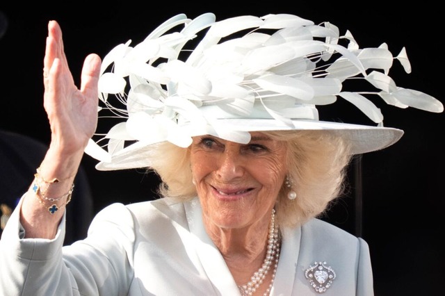 Die britische Knigin Camilla auf der Pferderennbahn Ascot  | Foto: James Manning (dpa)
