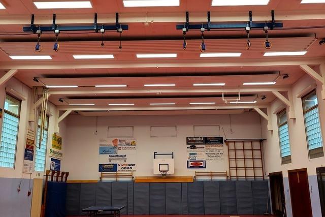 Die Beleuchtungsanlage in der Sporthalle der Leopoldschule wurde fr 57.000 Euro modernisiert