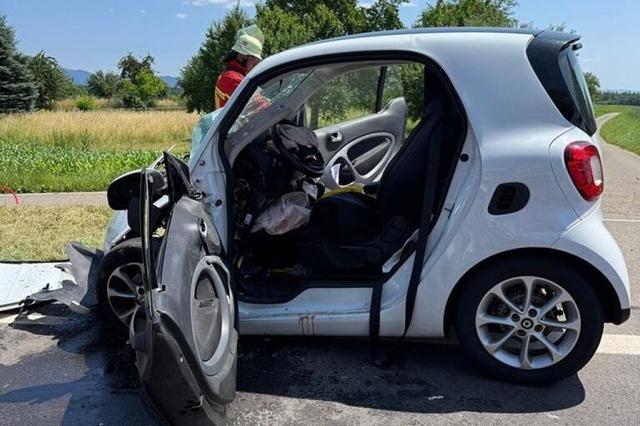 Teningen: Autofahrerin bei Frontalzusammensto mit Lkw auf L114 schwer verletzt