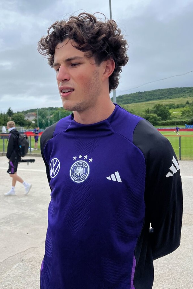 Merlin Röhl vom SC Freiburg nach einer Trainingseinheit | Foto: Christian Kunz (dpa) Merlin Röhl vom SC Freiburg nach einer Trainingseinheit | Foto: Christian Kunz (dpa)
