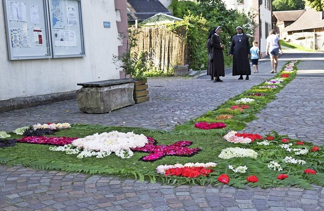 Zahllose Blten waren von fleiigen H...menteppiche in Liel gesammelt worden.   | Foto: Volker Mnch