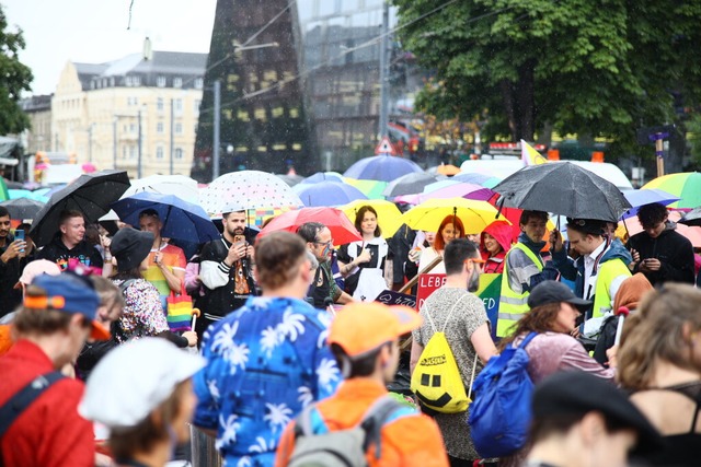 Für die CSD-Parade in Freiburg wird dieses Jahr besseres Wetter erwartet. | Foto: Janos Ruf Für die CSD-Parade in Freiburg wird dieses Jahr besseres Wetter erwartet. | Foto: Janos Ruf