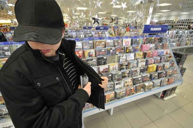 Diebe in Supermarkt in Kirchzarten wehren sich und sind jetzt in Untersuchungshaft