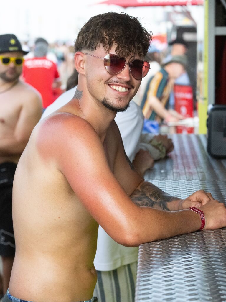 Rund 65.000 Menschen feiern ein ausgelassenes Partywochenende beim Southside-Festival in Neuhausen ob Eck. Rund 65.000 Menschen feiern ein ausgelassenes Partywochenende beim Southside-Festival in Neuhausen ob Eck.