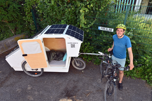 Freiburger fährt mit seinem selbstgebauten Fahrradwohnwagen 9500 Kilometer durch sieben Länder