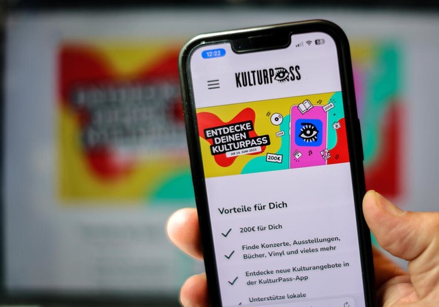 Mit dem Kulturpass können 18-Jährige H...urveranstaltungen und Bücher erhalten. | Foto: Jan Woitas (dpa) Mit dem Kulturpass können 18-Jährige H...urveranstaltungen und Bücher erhalten. | Foto: Jan Woitas (dpa)