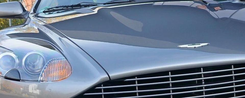 Zwei Schwerverletzte bei Unfall mit einem Aston Martin auf der A 5 bei Appenweier