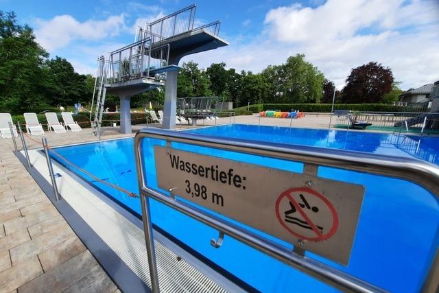 An Spitzentagen kommen weniger Menschen ins Freibad in Weil am Rhein als frher