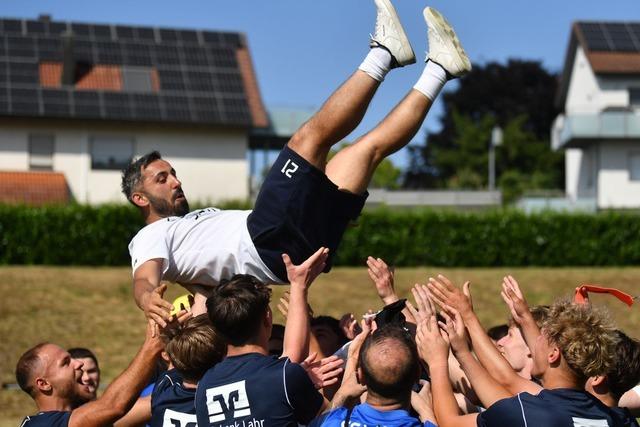 Der SC Lahr II steigt nach einem 2:1 beim FV tigheim in die Landesliga auf