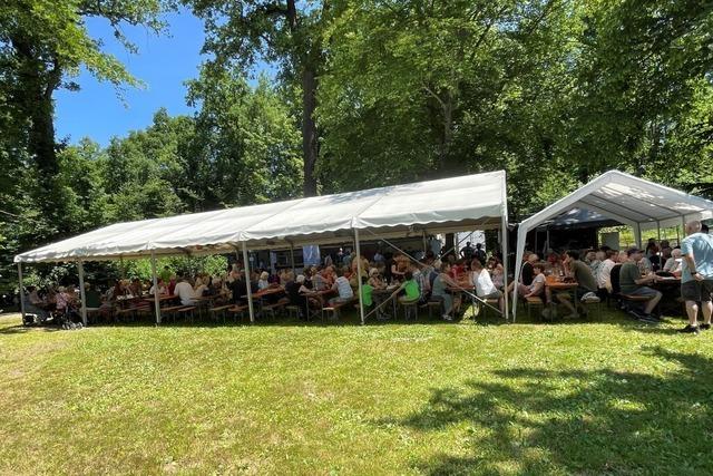 Groe und kleine Helfer brachten das Waldfest in Otterbach zum Laufen