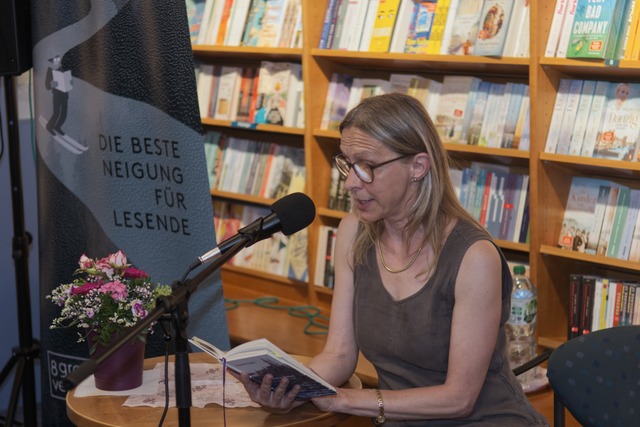 Daniela Engist schrieb mit „Mein...klärung an die Stadt im Dreiländereck. | Foto: Heinz Käsinger Daniela Engist schrieb mit „Mein...klärung an die Stadt im Dreiländereck. | Foto: Heinz Käsinger