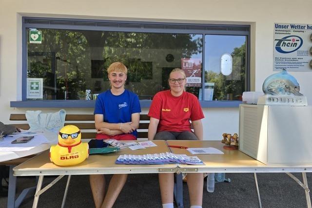 Für mehr Sicherheit im Wasser – Kinder legen in Bad Säckingen das Schwimmabzeichen ab