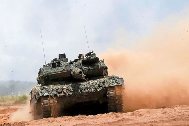 Nato-Staaten vor Gipfel einig bei Verteidigungsausgaben | Foto: Mindaugas Kulbis (dpa) Nato-Staaten vor Gipfel einig bei Verteidigungsausgaben | Foto: Mindaugas Kulbis (dpa)