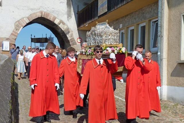 Geistlicher aus Oswiecim predigt bei Breisacher Stadtpatrozinium