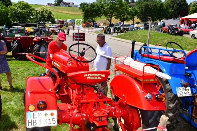 Das sechste internationale Oldtimer-S... die vielen hundert Oldtimer zu sehen. | Foto: Dieter Erggelet Das sechste internationale Oldtimer-S... die vielen hundert Oldtimer zu sehen. | Foto: Dieter Erggelet