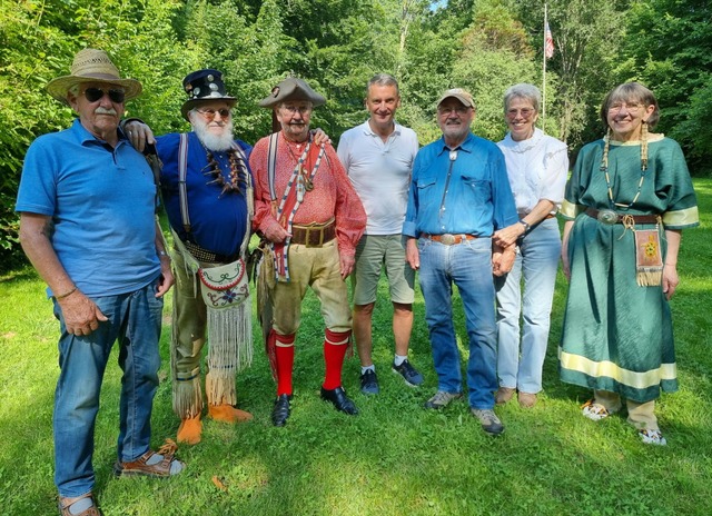 Ehrungen für langjährige Mitglieder: ...go und Inge Kempf sowie Elli Lange. | Foto: Dieter Fleig Ehrungen für langjährige Mitglieder: ...go und Inge Kempf sowie Elli Lange. | Foto: Dieter Fleig