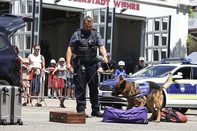 Der Blaulichttag in Freiburg-Wiehre bietet Aktion und Spannung