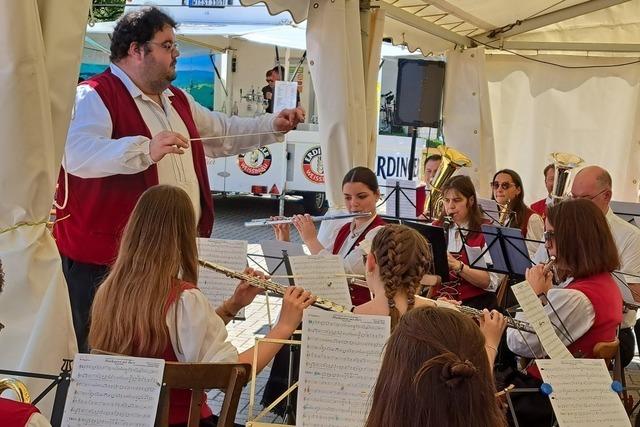 Musikfest in Rotzel begeistert mit Blasmusik und sommerlicher Stimmung