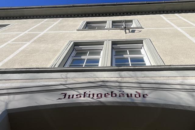 Eine junge Frau aus dem Landkreis Waldshut klagt ihren Vater wegen sexuellen Missbrauchs an
