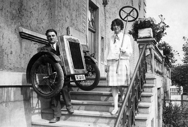 Engelbert Zaschka, vermutlich im Zeitr... von einer nicht identifizierten Dame.  | Foto: !ullstein bild (dpa)