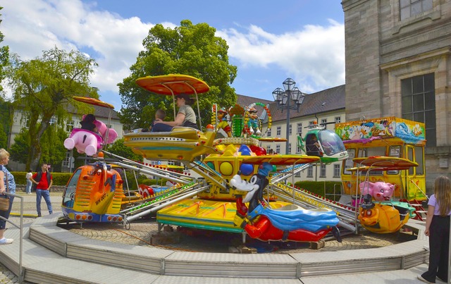 Vier Tage Rummel auf dem Platz vor dem...ungen statt. Nicht jedem gefällt dies. | Foto: Christiane Sahli Vier Tage Rummel auf dem Platz vor dem...ungen statt. Nicht jedem gefällt dies. | Foto: Christiane Sahli